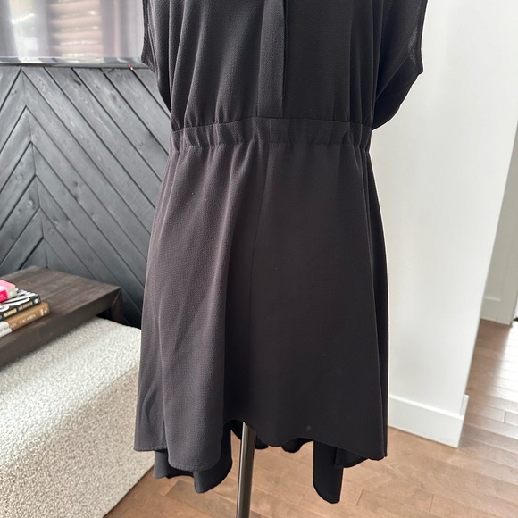 VINCE CAMUTO top - Picture 4 of 7